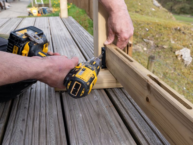 Who Does Deck Rail Refinishings